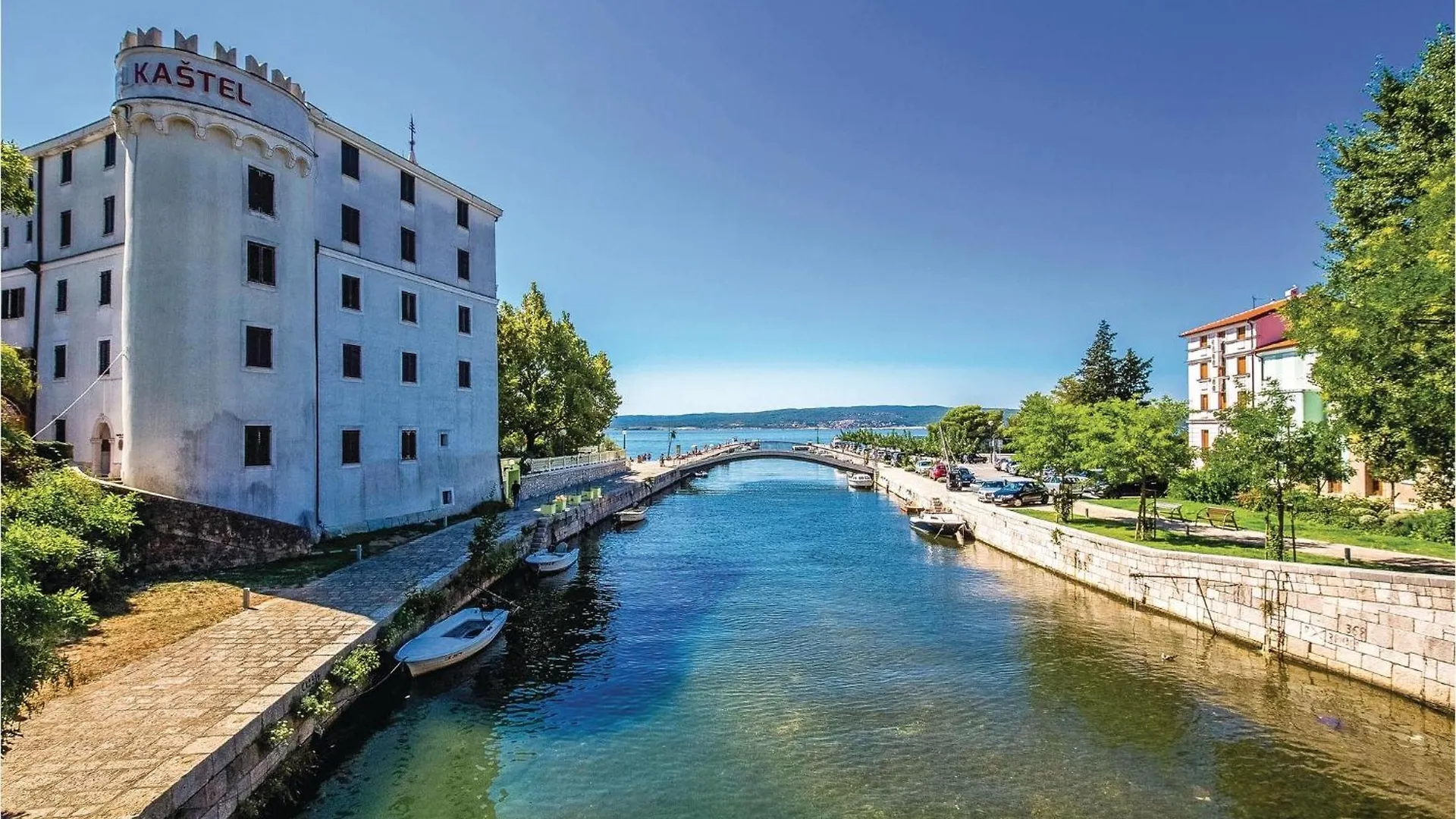 2 Bedroom Nice Apartment In Crikvenica